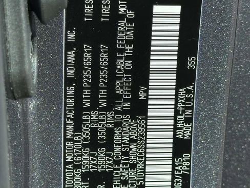 Used 2025 Toyota Sienna XLE image 33