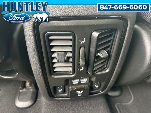 Used 2023 Dodge Durango GT image 19