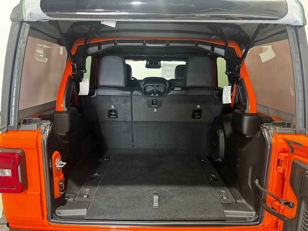New 2026 Jeep Wrangler Unlimited Sahara AWD/4WD image 24