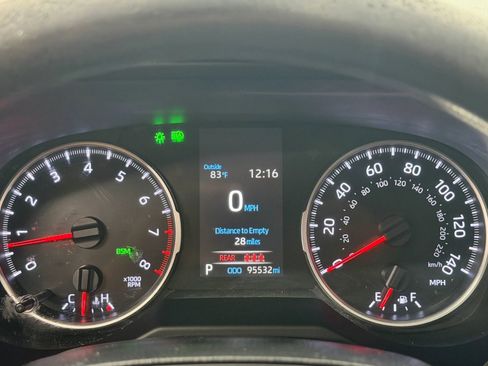 Used 2021 Toyota RAV4 LE w/ Carpet Mat Package (TMS) AWD/4WD image 30