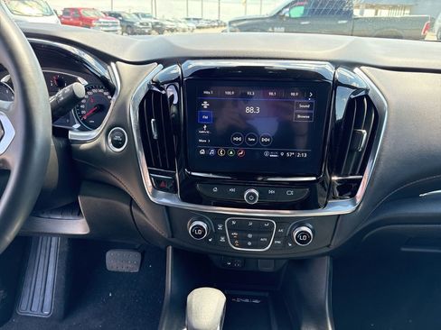 Used 2023 Chevrolet Traverse RS AWD/4WD image 40