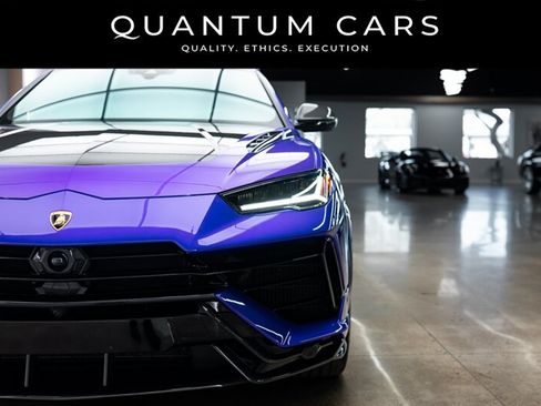 Used 2023 Lamborghini Urus Performante AWD/4WD image 16