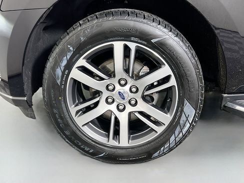 Used 2023 Ford Expedition Max Limited image 32