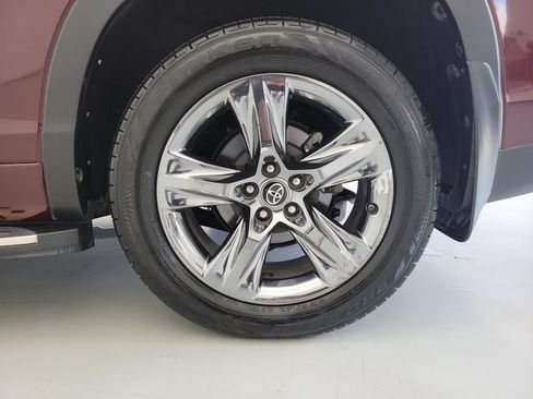 Used 2019 Toyota Highlander Limited Platinum FWD image 13