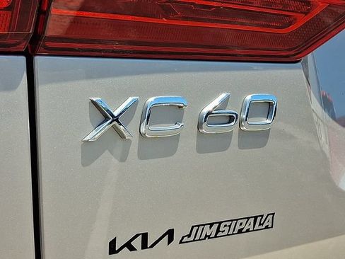 Used 2023 Volvo XC60 B5 Plus AWD/4WD image 30