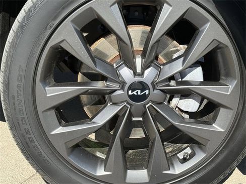 Used 2022 Kia Sorento SX Prestige w/ Rust Color Package image 9
