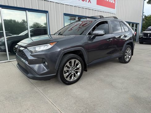Used 2019 Toyota RAV4 XLE Premium w/ Advanced Technology Package AWD/4WD image 34