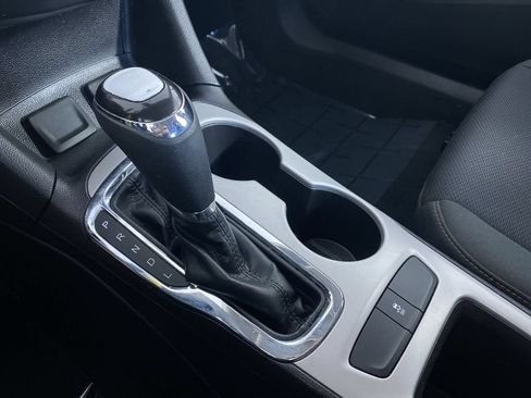 Used 2017 Chevrolet Cruze LS FWD image 7