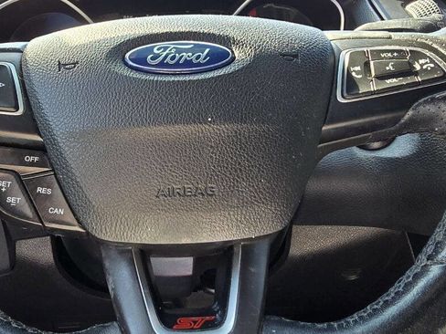Used 2017 Ford Focus ST image 24