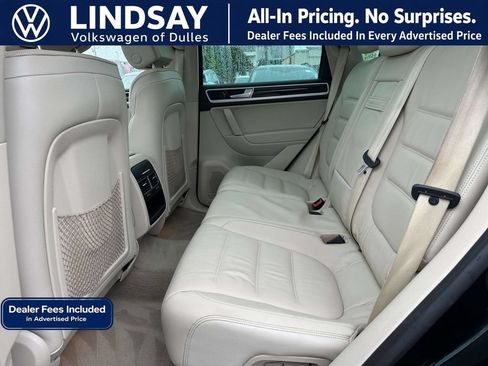 Used 2016 Volkswagen Touareg Sport AWD/4WD image 14