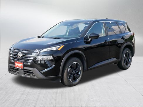 Used 2025 Nissan Rogue SV AWD/4WD image 3