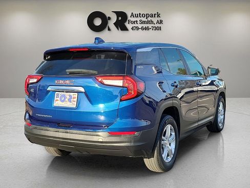 Used 2022 GMC Terrain SLE image 5