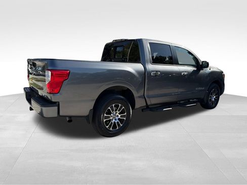 Used 2021 Nissan Titan SV w/ SV Convenience Package AWD/4WD image 8