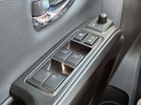 Used 2024 Nissan Titan PRO-4X AWD/4WD image 23
