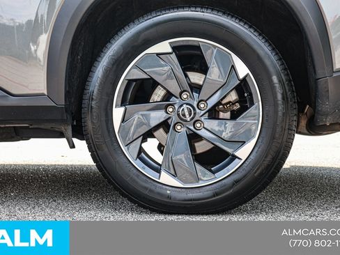 Used 2024 Nissan Rogue SV FWD image 16