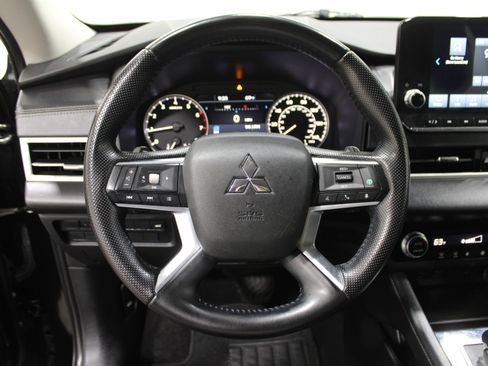 Used 2022 Mitsubishi Outlander SE image 9