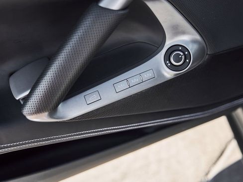 Used 2019 Ferrari 812 Superfast image 31