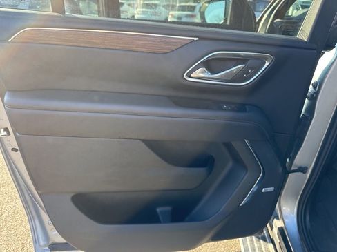 Used 2024 Chevrolet Suburban High Country image 39