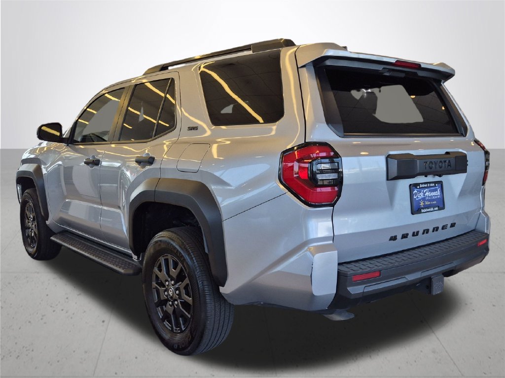 Used 2025 Toyota 4Runner SR5 AWD/4WD image 10