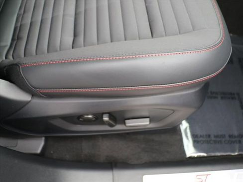 New 2026 Ford Explorer ST-Line w/ ST-Line Street Pack image 10