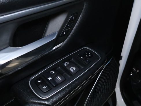 Used 2020 RAM 1500 Laramie image 12