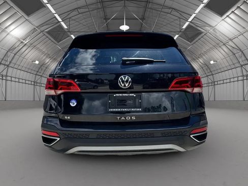 Used 2023 Volkswagen Taos SE FWD image 6