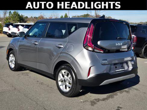 Certified 2025 Kia Soul LX w/ LX Technology Package image 5