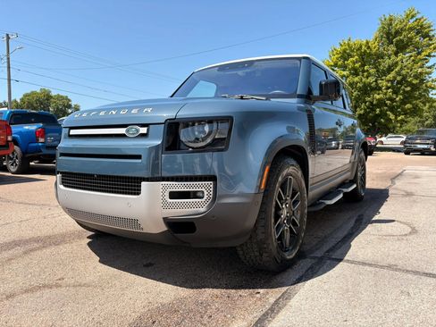 Used 2020 Land Rover Defender 110 SE AWD/4WD image 4