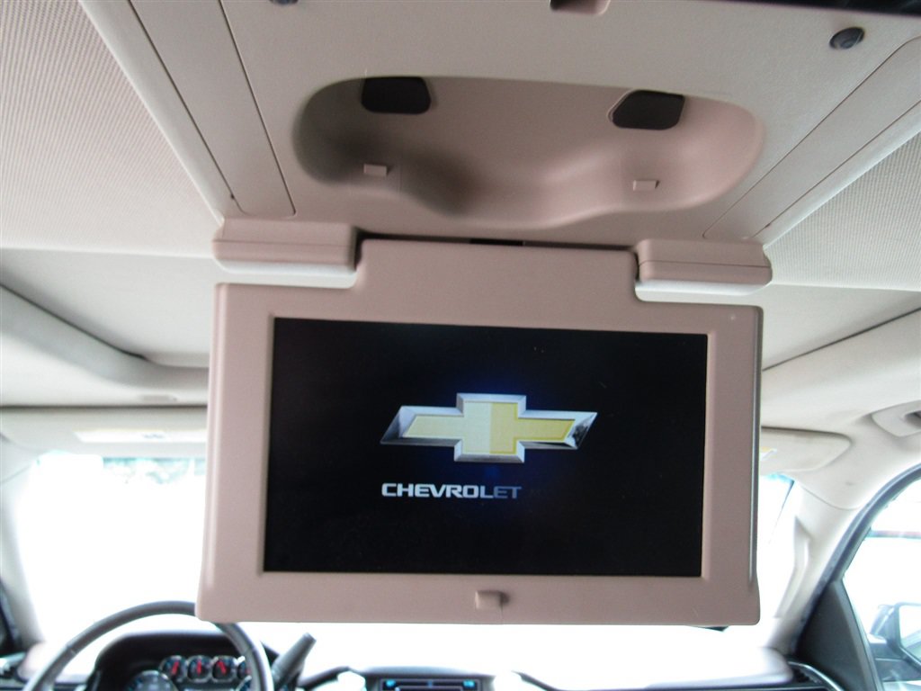 Used 2018 Chevrolet Suburban LT AWD/4WD image 27