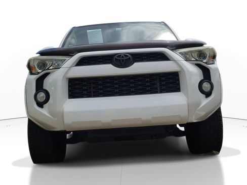 Used 2014 Toyota 4Runner SR5 image 2