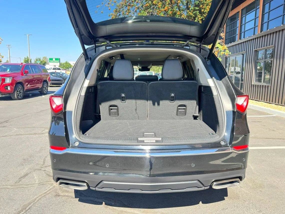 Used 2023 Acura MDX w/ Technology Package AWD/4WD image 24