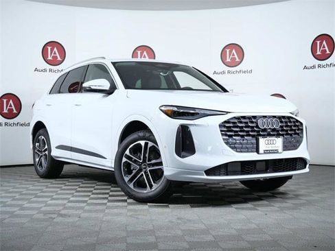 New 2025 Audi Q5 Premium Plus image 1