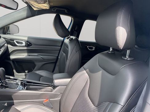 New 2026 Jeep Compass Latitude image 27