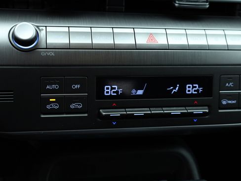 Used 2024 Hyundai Kona SEL image 11