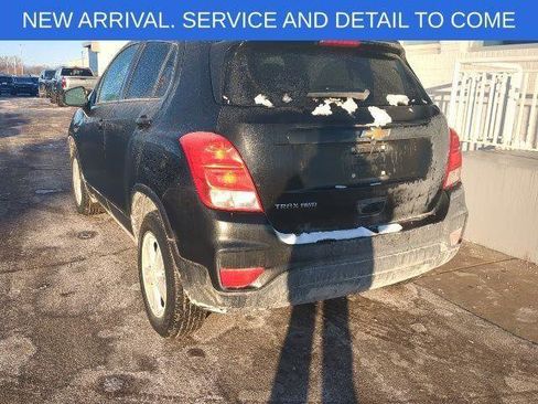 Used 2022 Chevrolet Trax LS w/ Tint and Cruise Package image 3