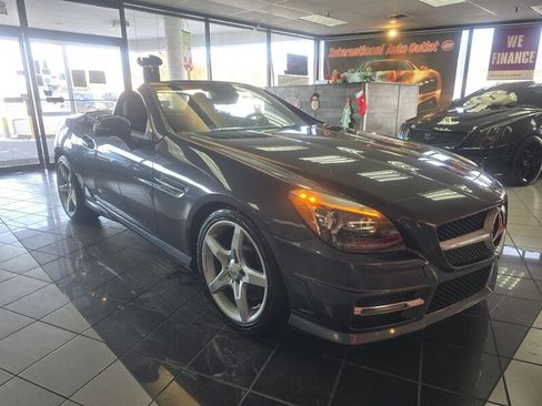 Used 2014 Mercedes-Benz SLK 250 image 3