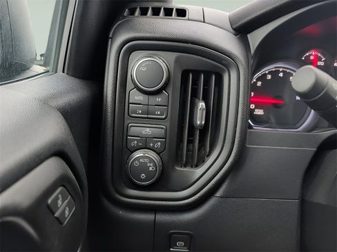 Used 2020 Chevrolet Silverado 1500 Custom Trail Boss w/ Custom Convenience Package image 15