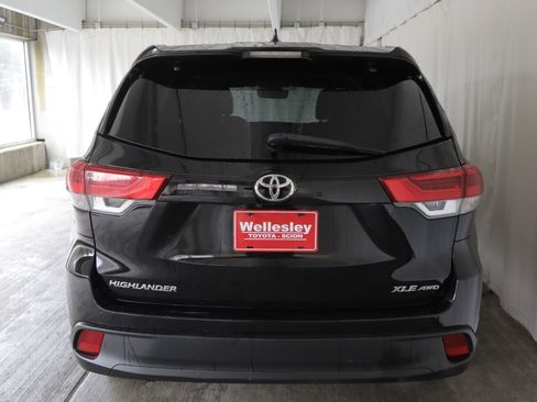 Used 2017 Toyota Highlander XLE AWD/4WD image 27
