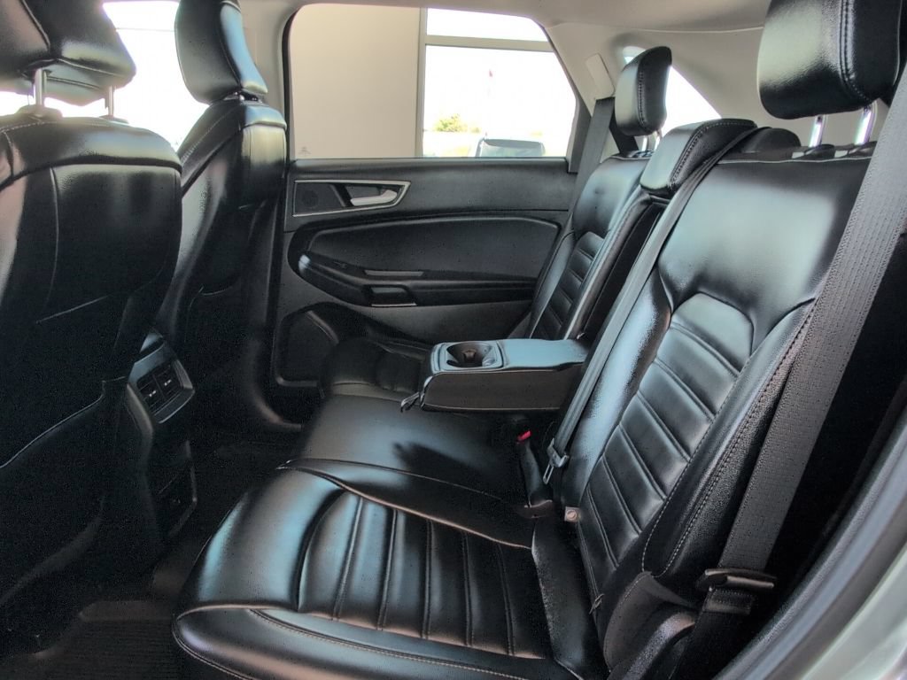 Used 2024 Ford Edge SEL AWD/4WD image 16