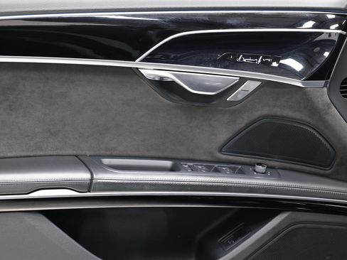 Used 2020 Audi S8 L w/ S8 Executive Package AWD/4WD image 11