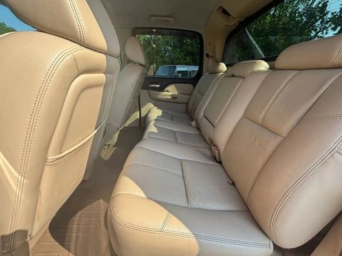 Used 2007 Chevrolet Avalanche LTZ w/ LTZ Preferred Equipment Group RWD image 18