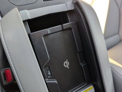Used 2022 Toyota Highlander XLE image 28