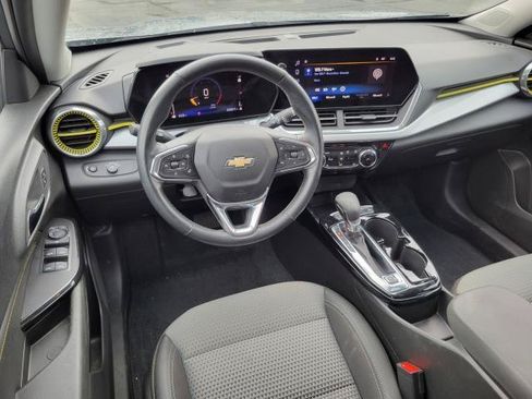 Used 2024 Chevrolet Trax LT w/ Driver Confidence Package FWD image 23