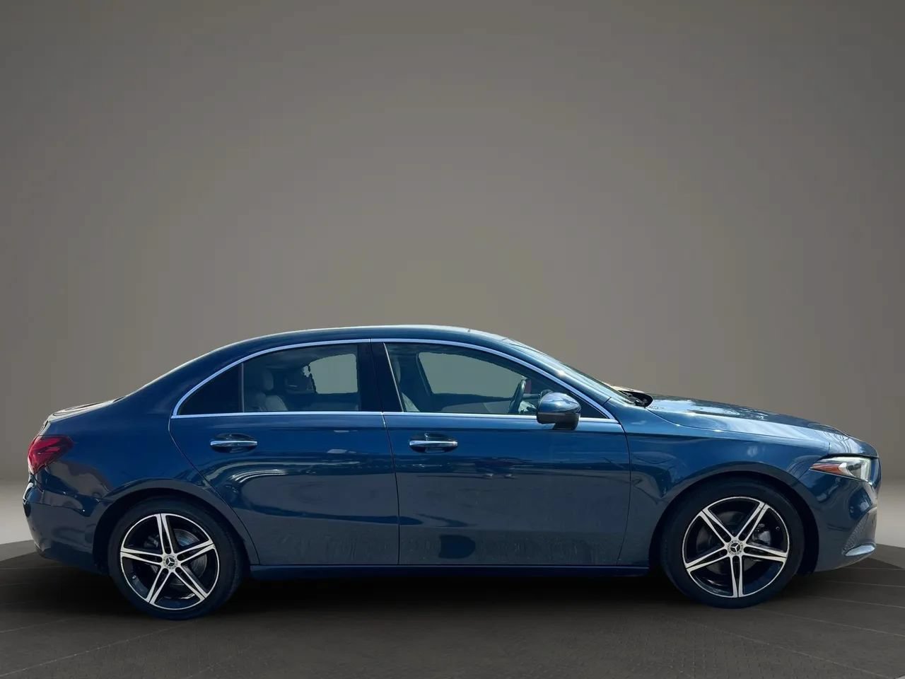 Used 2021 Mercedes-Benz A 220 4MATIC w/ Premium Package image 4