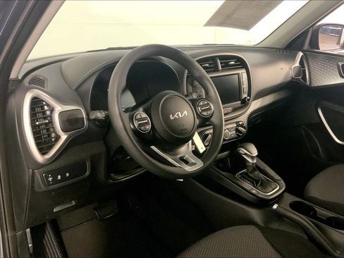 Certified 2025 Kia Soul LX w/ LX Technology Package image 14