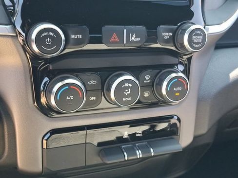 Used 2022 RAM 1500 Big Horn AWD/4WD image 16