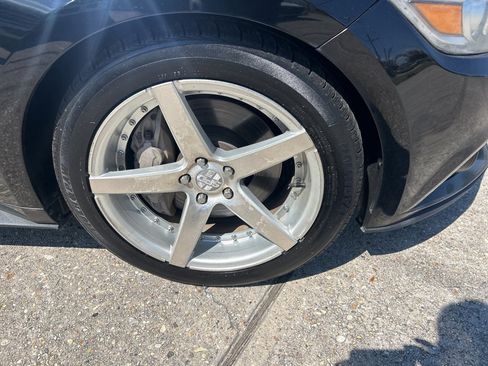 Used 2015 Ford Mustang GT image 19