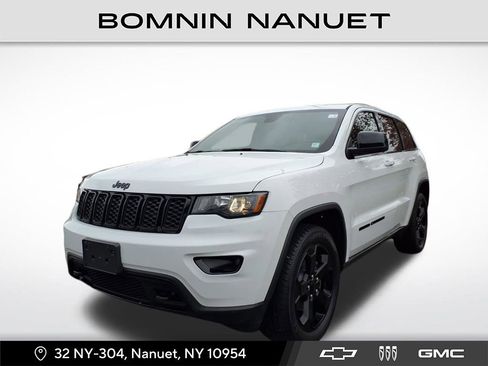 Used 2018 Jeep Grand Cherokee Laredo image 1