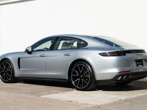 Used 2018 Porsche Panamera 4S image 4