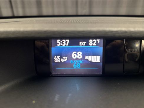 Used 2011 Toyota Sienna XLE AWD/4WD image 15